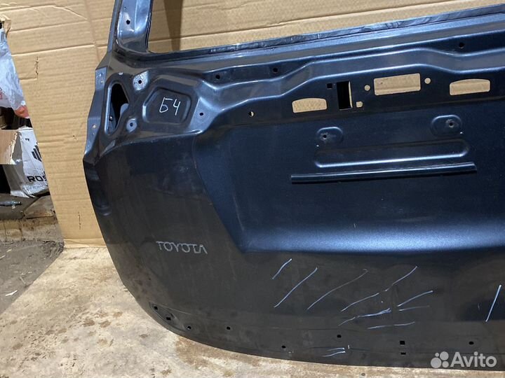 Toyota RAV4 Крышка багажника