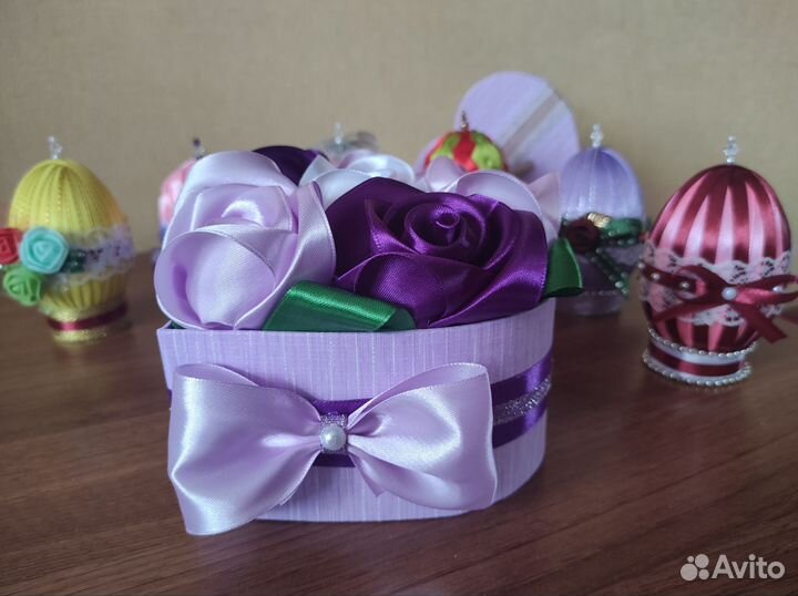 Букет из атласных лент в коробке 