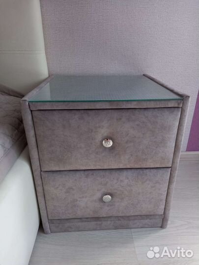 Тумба прикроватная