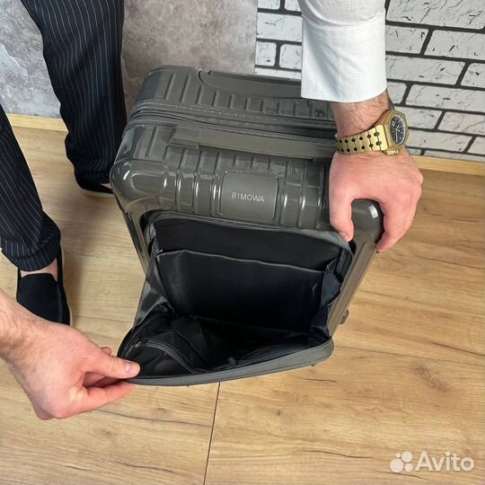 Чемодан rimowa essential