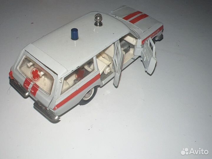 Волга газ 2402 1:43 СССР скорая