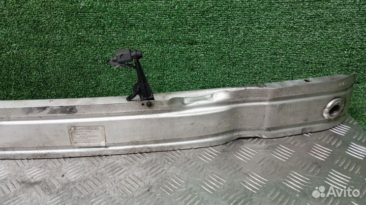 Усилитель бампера Audi A6 Передний