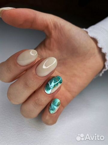 Педикюр с покрытием лаком