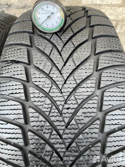 Goodyear UltraGrip Ice 2 215/55 R17