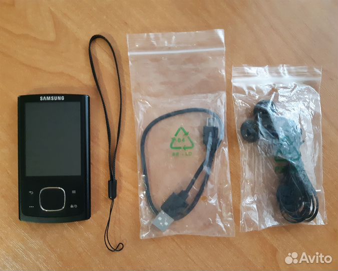 MP3-плеер Samsung YP-R0 (Black)