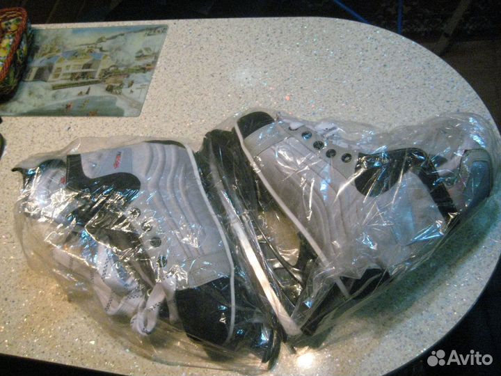 Коньки хоккейные