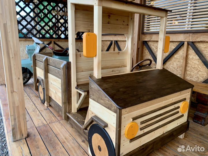 Машина для детской площадки в садик