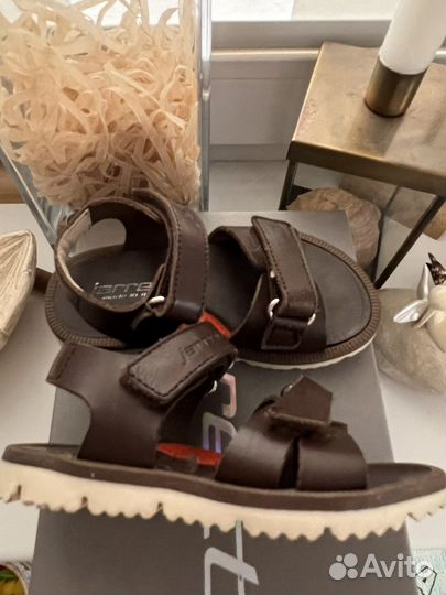 Сандалии Jarrett