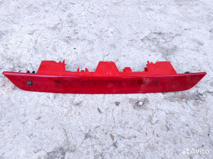 Фонарь стоп сигнала в крышку багажника xray