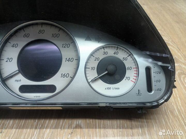 Панель приборов Mercedes E W211