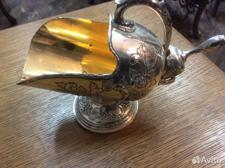 Антикварная сахарница