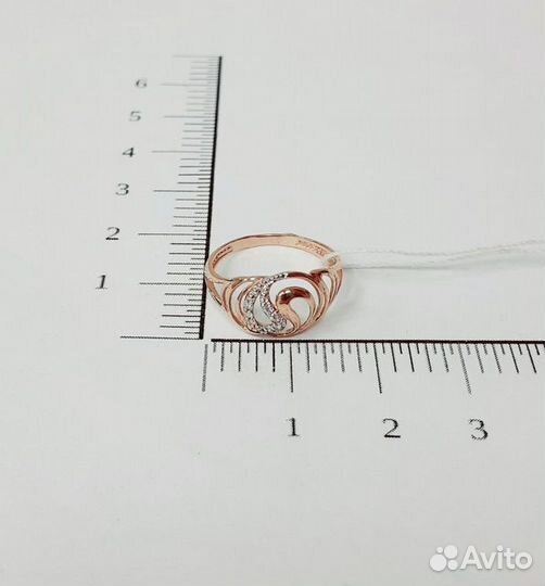 Золотое кольцо с камнем 16р