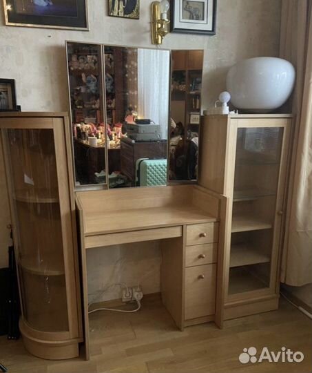 Туалетный столик с зеркалом и подсветкой бу