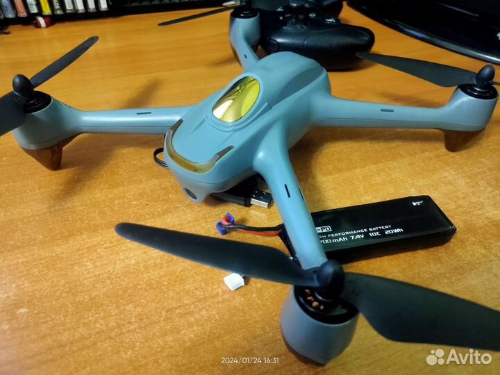 Квадрокоптер hubsan