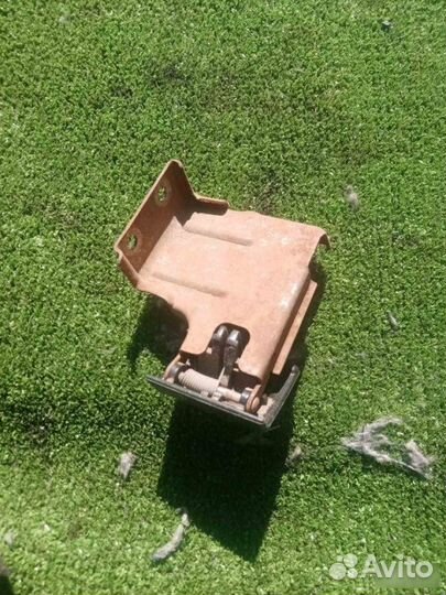 Рычажок капота Nissan Primera P12 2003