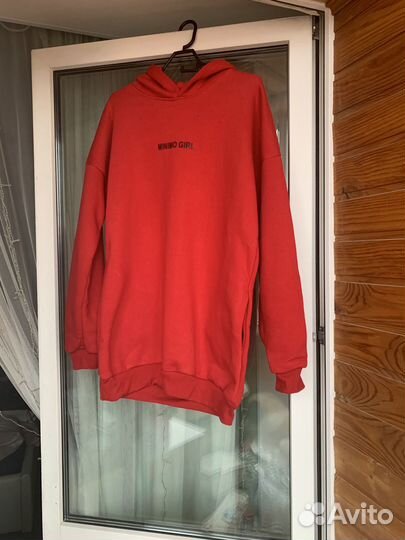 Женский красный спортивный костюм