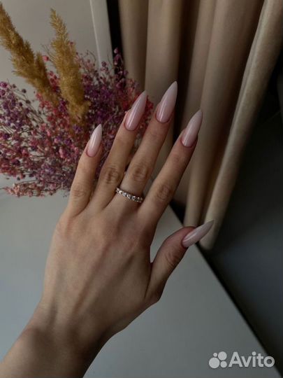 Нужна модель на маникюр