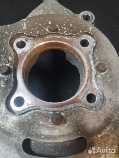 Кулак поворотный передний левый Hyundai Genesis