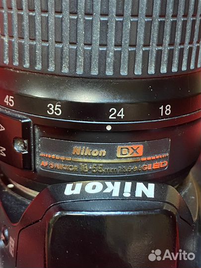 Цифровая зеркальная камер Nikon D40