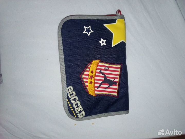 Портфель для мальчика начальных классов