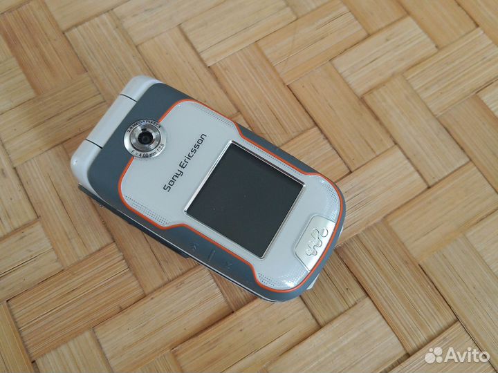 Sony Ericsson W710i