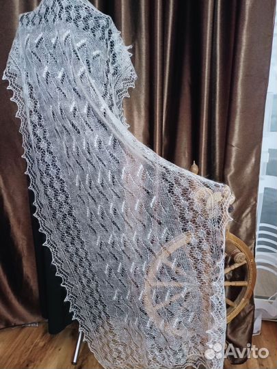 Палантин пуховый