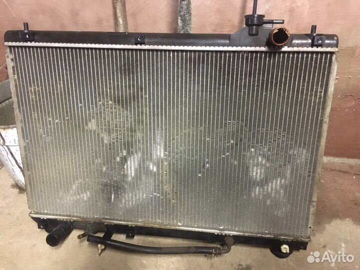 Радиатор охлаждения на toyota highlander 2001-2007