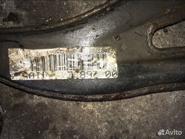 Рычаг передний нижний левый Mercedes Benz C208