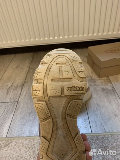 Кроссовки adidas