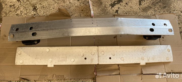 Усилитель заднего бампера Infiniti M25 M37 M56 Y51