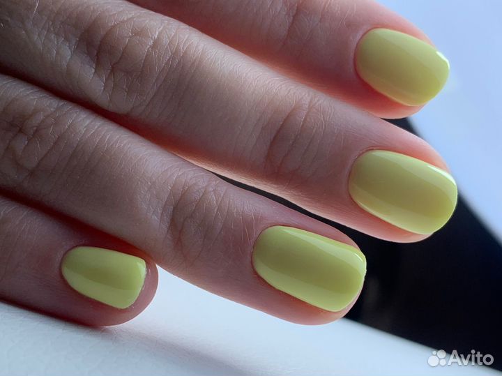 Модель на маникюр