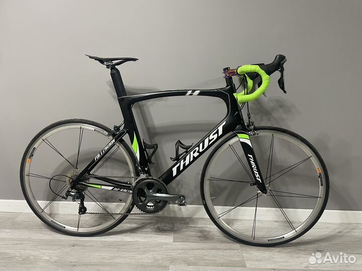 Шоссейный карбоновый велосипед