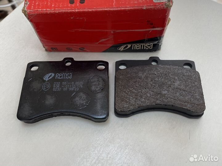 Тормозные колодки передние daihatsu