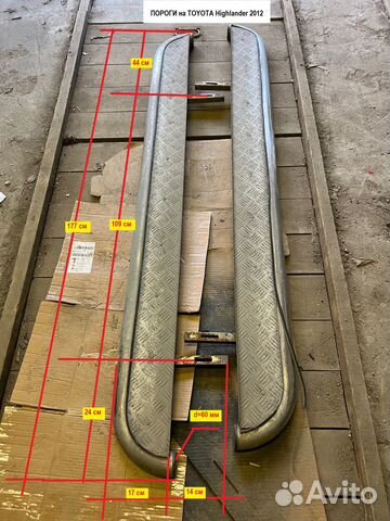 Порог левый нержавейка на Toyota Highlander 2012