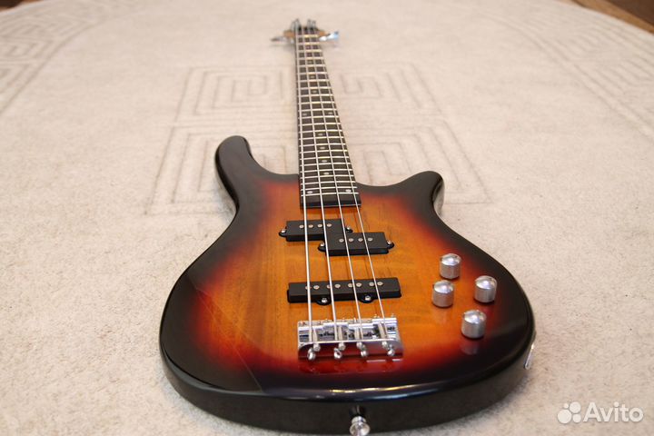 Бас гитара Irin