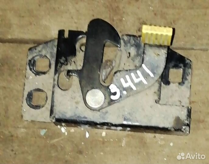 Замок капота Ford Mondeo II 96bg16701ad