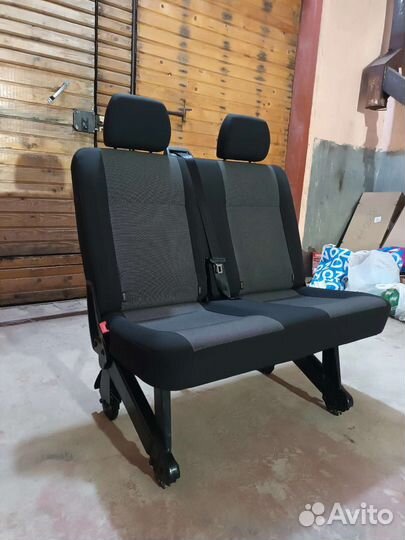 Двухместное откидное сиденье на Фольксваген т5, т6