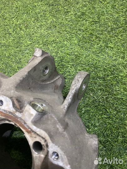 Задний кулак задний правый Bmw 7 F01 3.0 N54 2011