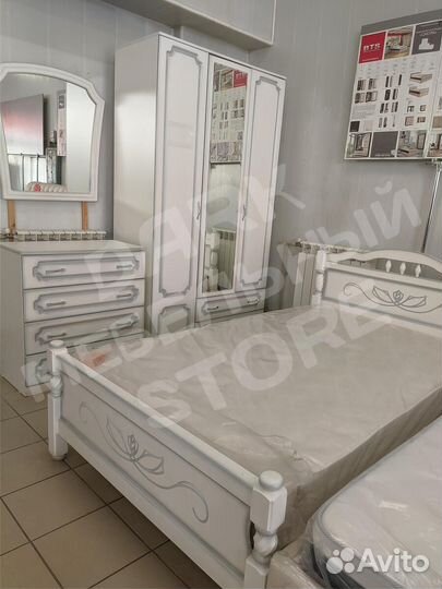 Спальный гарнитур