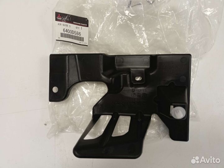 Кронштейн решетки радиатора mitsubishi outlander 3