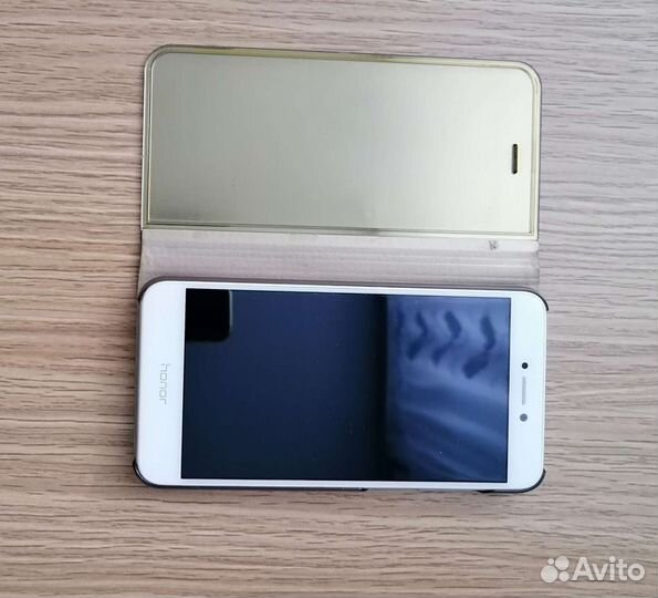 Чехлы на Honor 8Lite