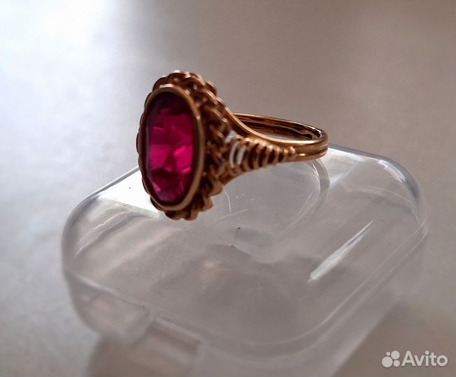 Золотое кольцо с рубином