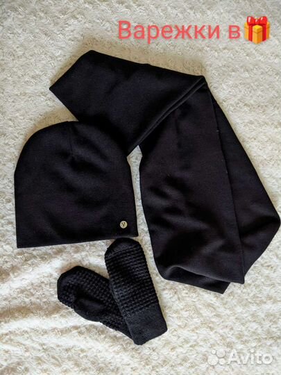 Стильный комплект шапка и снуд