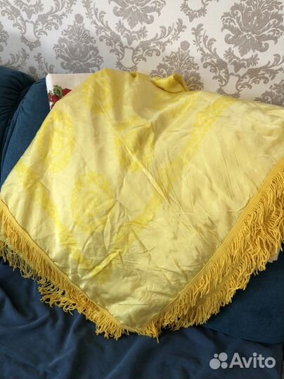 Старинная желтая атласная скатерть винтаж СССР