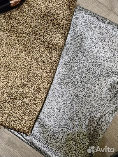 Отрез ткани атлас