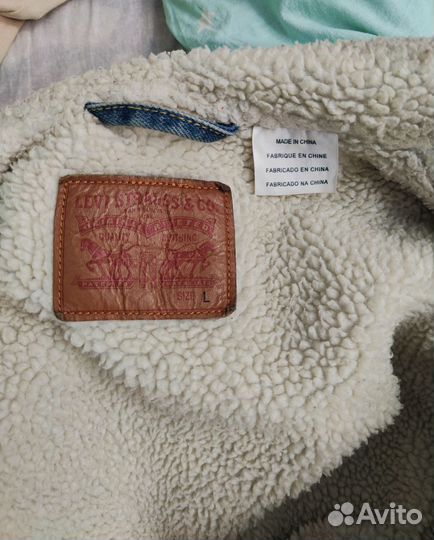 Джинсовая куртка levis шерпа L оригинал