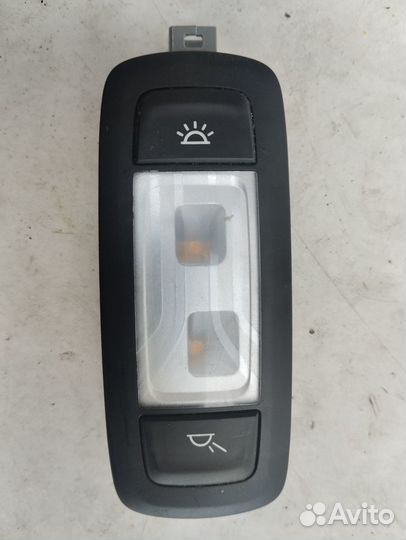 Плафон внутреннего освещения салона левый (BMW X5)