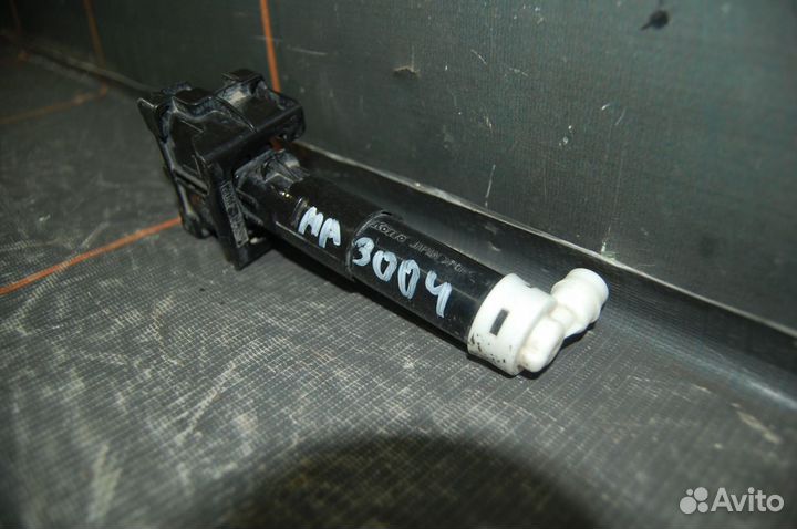 Форсунка омывателя фары левой - Toyota RAV 4