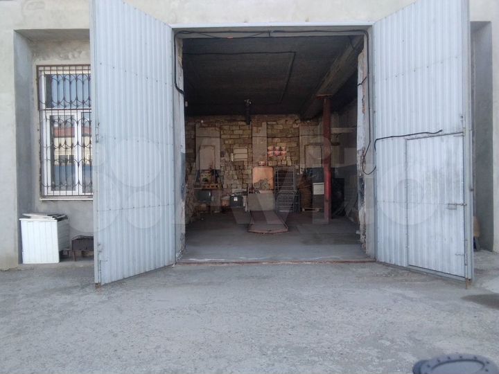 Гараж, > 30 м²