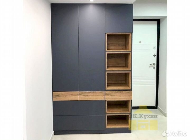 Черный шкаф